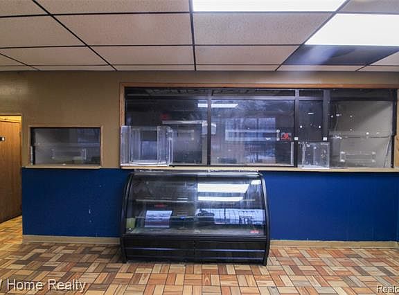 3rd image of 21559 W Grand River Ave