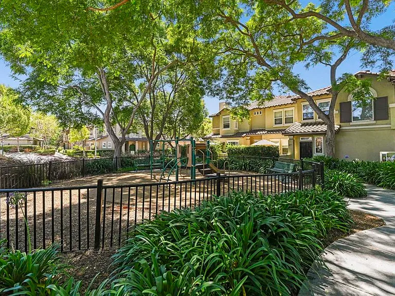 6331 Citracado Cir — Photo 31