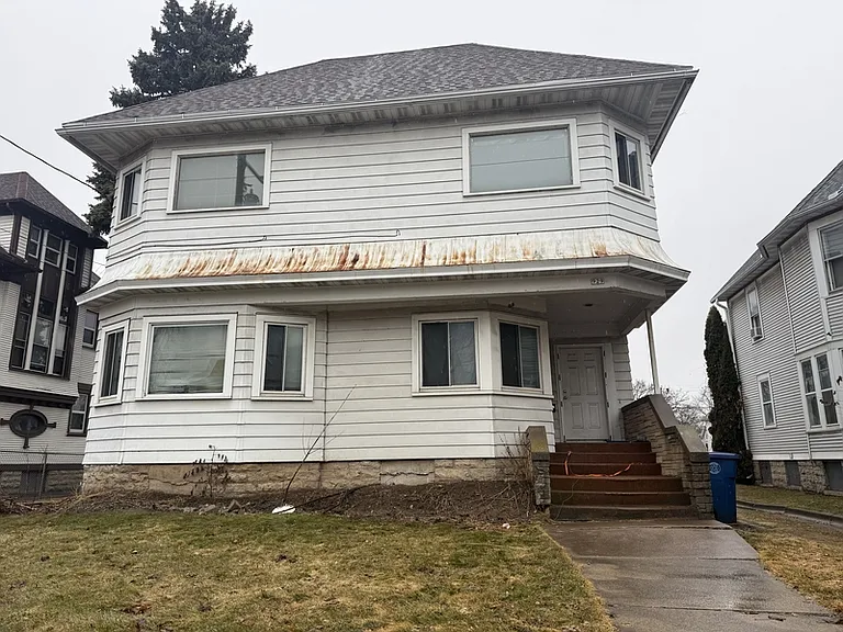 929 Jackson St — Photo 2