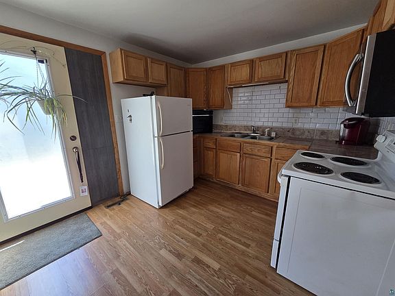 4th image of 428 15th St N