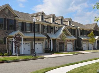 2001 Whitney Ln, Allendale, NJ 07401