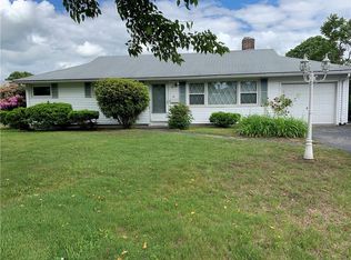 46 Garden Dr, Riverside, RI 02915