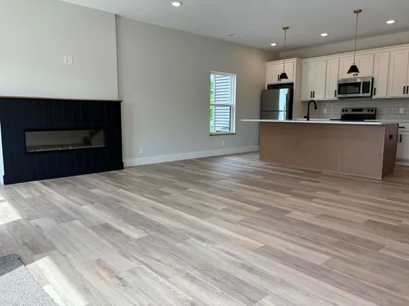 Brand-New Townhomes Near 5 Mile & East Beltline