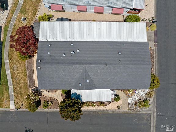 3rd image of 135 Anacapa Drive