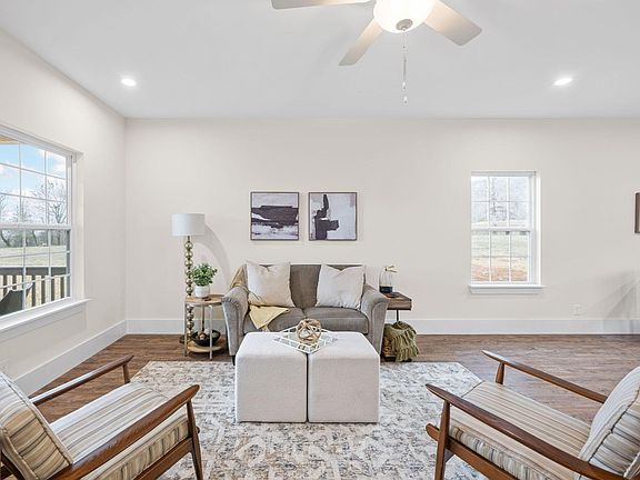 4th image of 70 Lightning Ln