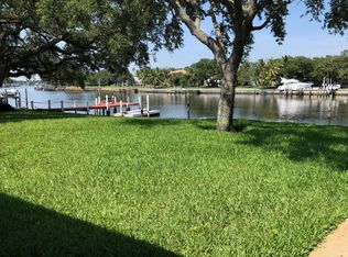 13261 Rolling Green Rd, North Palm Beach, FL 33408