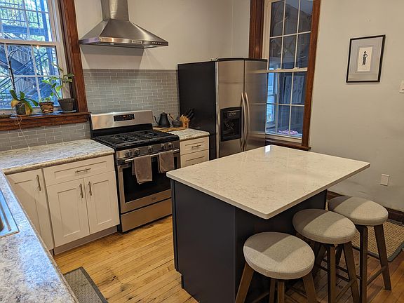 3rd image of 2716 N Monticello Ave #1R