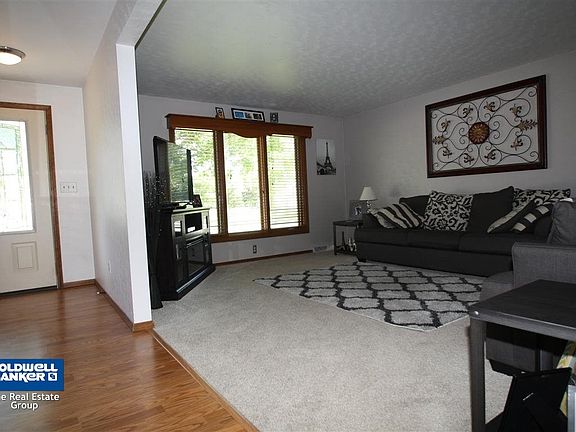 Large Foyer to Welcome Guests