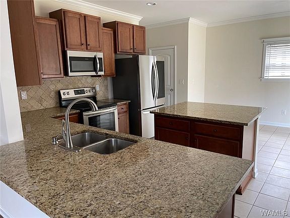 5th image of 3914 Fernwood Ln