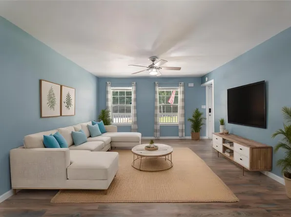 293 Commodore Dr, Livingston, TX 77351