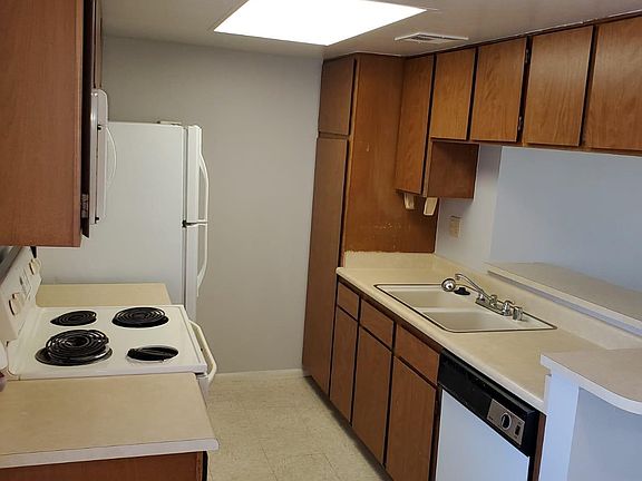 3rd image of 1111 E University Dr