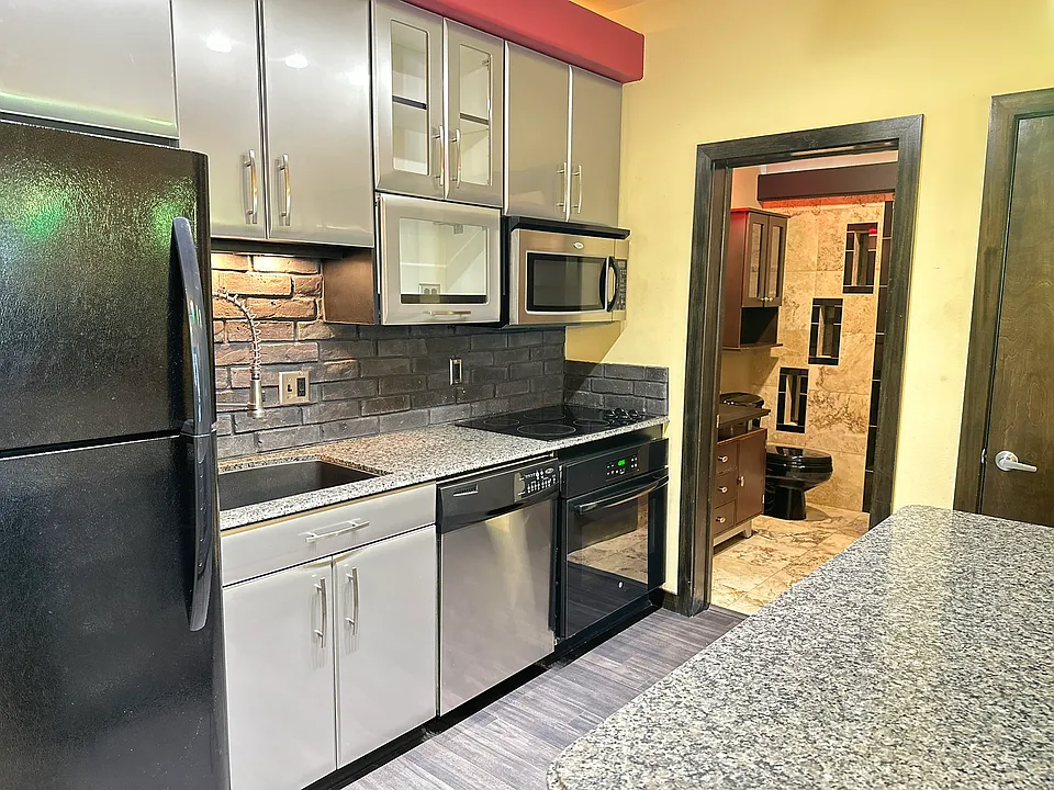 111 SE 22nd St #21