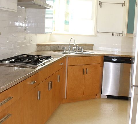 3rd image of 8717 McConnell Ave