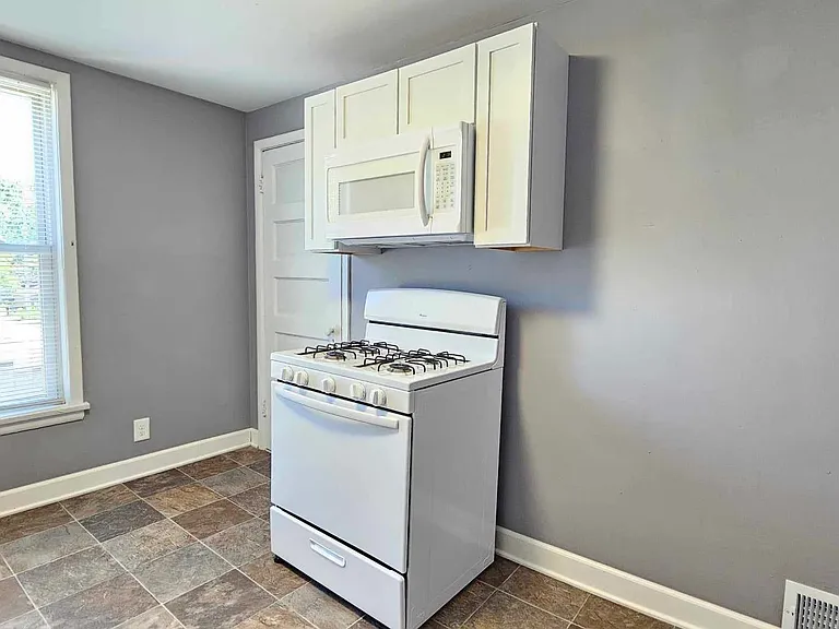 2408 Franklin St #2 — Photo 3