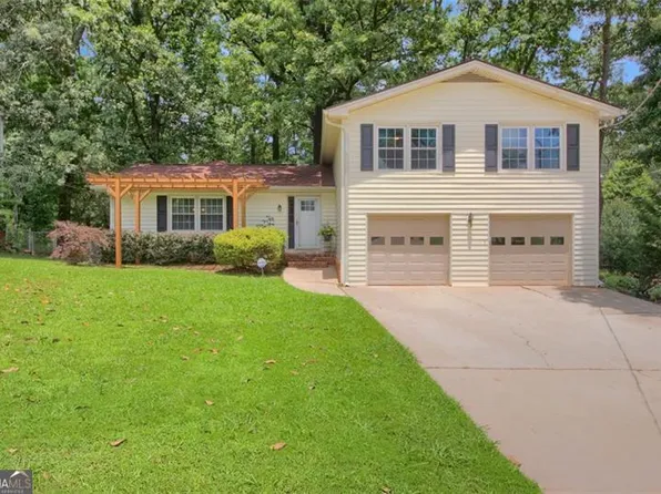 3196 Windfield Cir, Tucker, GA 30084