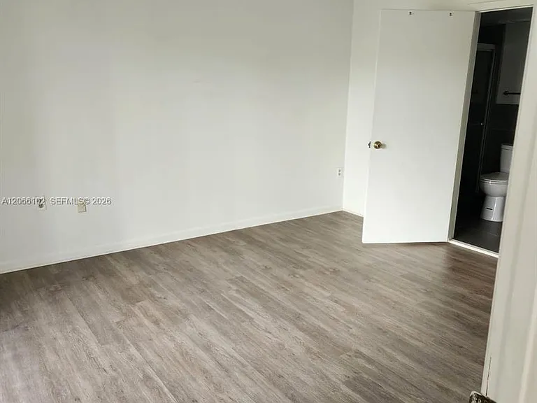 2445 SW 18th Ter #711 — Photo 4