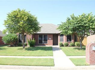204 Shady Oaks Ln, Red Oak, TX 75154
