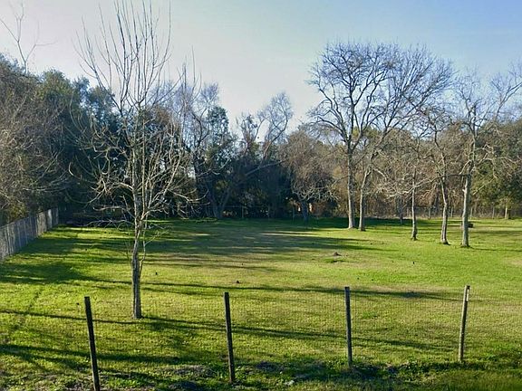 4th image of 2 S Tower Rd