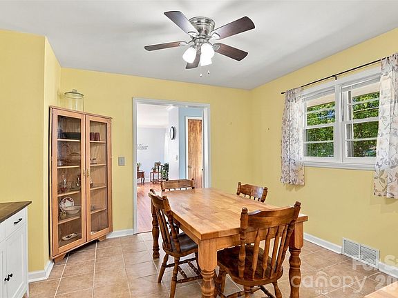 5th image of 7218 Lakeside Dr