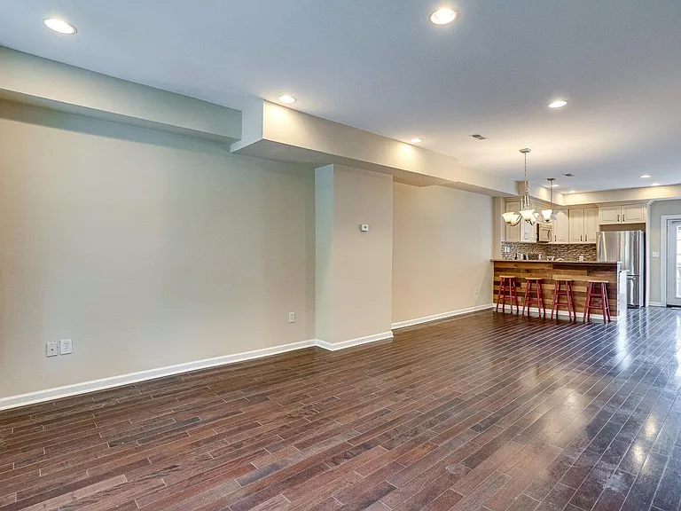 321 U St NE — Photo 3