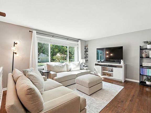 5th image of 9009 Mastin St