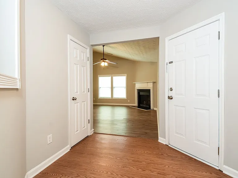 210 Winterbury Dr — Photo 13