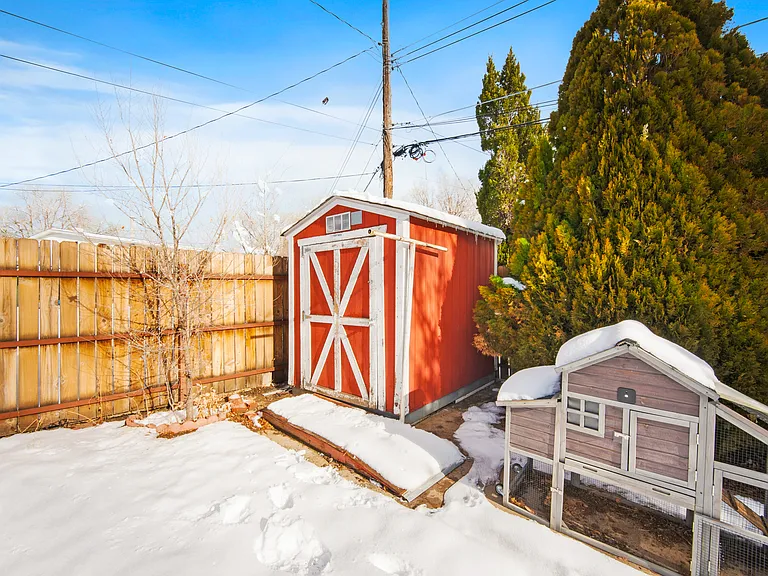 638 Dove Pl — Photo 40