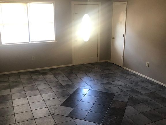 5th image of 1153 Flat Rock Cir