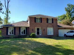 20 Oakview Dr, Amherst, NY 14221