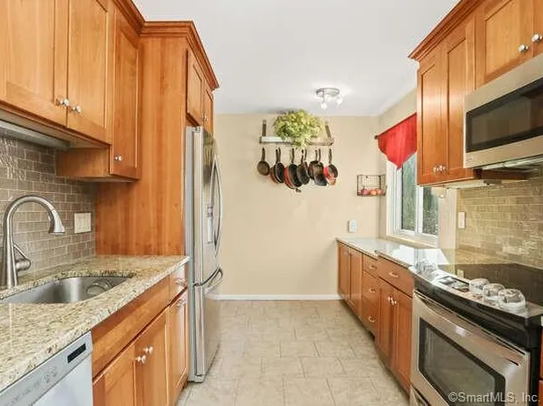 44 Cerretta St #9C, Stamford, CT 06907