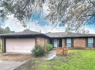 2004 River Bend Rd, Arlington, TX 76014