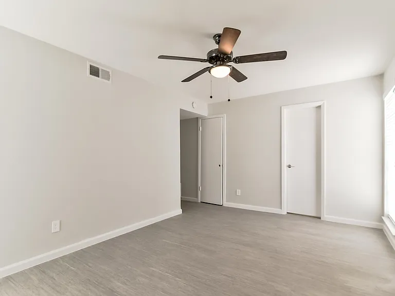 Sun Ridge Apartments — Photo 28