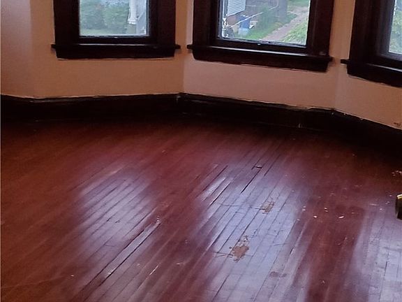 4th image of 3780 W 37th St