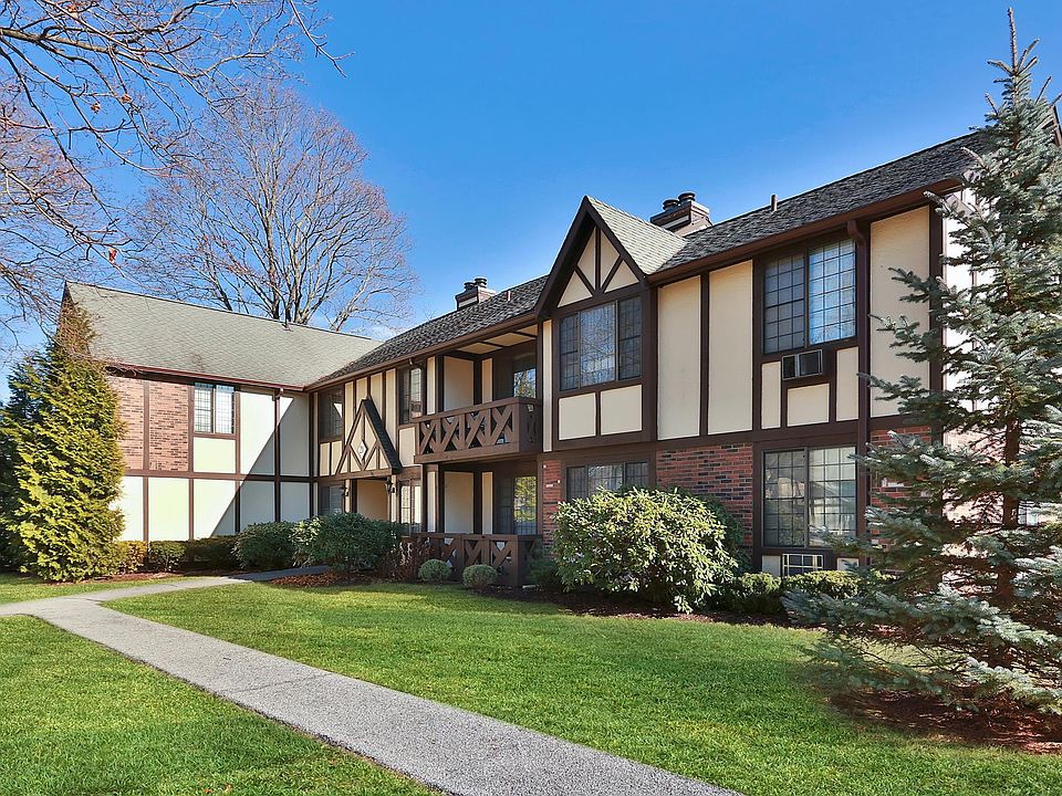 1st image of 21 Foxwood Dr APT 4