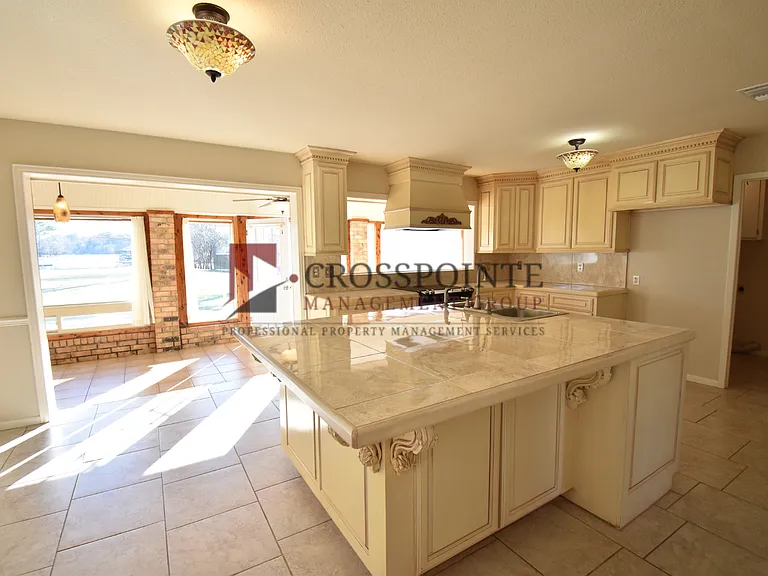 16640 Quiet Bay Dr — Photo 9