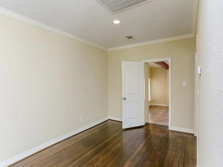 612 W Alabama St — Photo 18