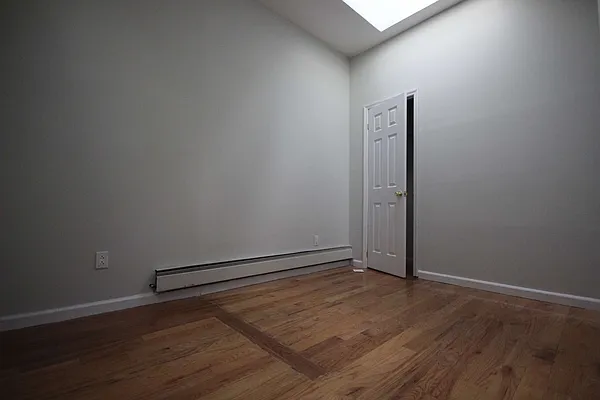 Rented by Nooklyn NYC LLC | media 22