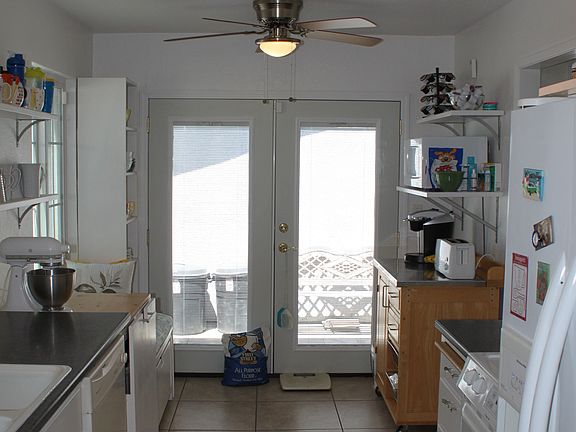 3rd image of 3235 Meade Dr