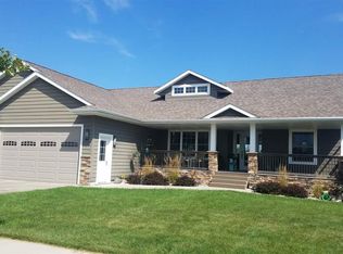 520 S 6th St, Baltic, SD 57003