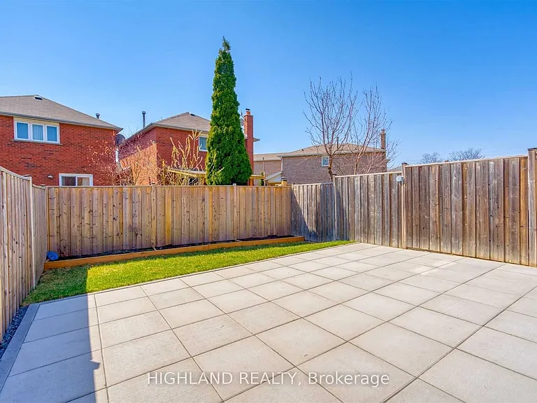 763 Millworks Cres — Photo 19