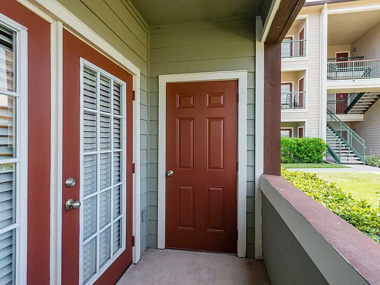 Plantation Apartments — Photo 58
