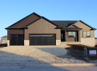 4505 Granite Ridge Rd, Cedar Falls, IA 50613