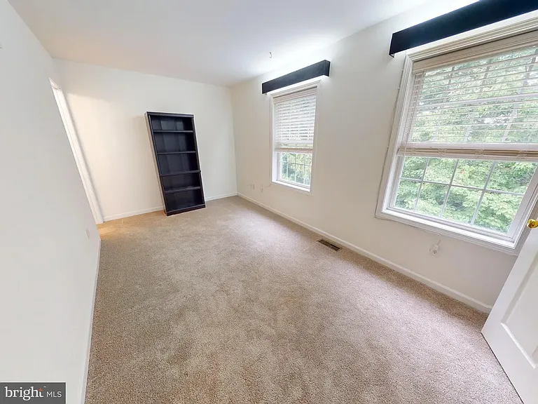 763 Oakwood Ave — Photo 18