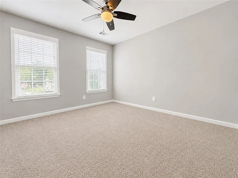 1707 Hidden Pond Cir — Photo 18