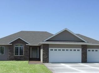 1466 Walter Mapp Dr, Riverside, IA 52327