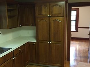 566 Auburn St APT 2, Auburndale, MA 02466