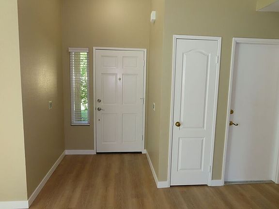 3rd image of 27529 Rosebay Ct