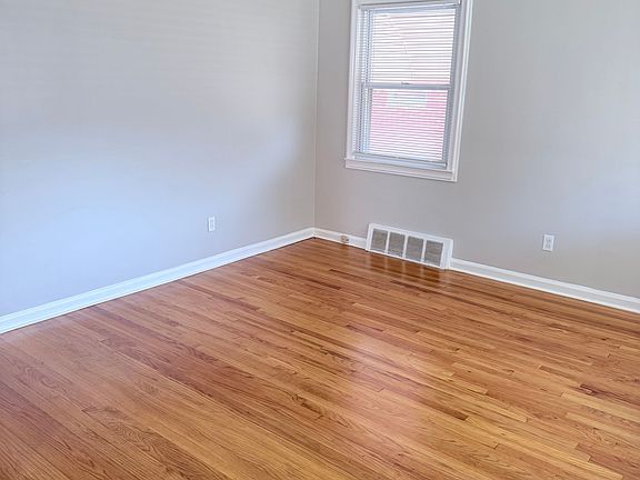 2nd image of 15634 Warwick Ave