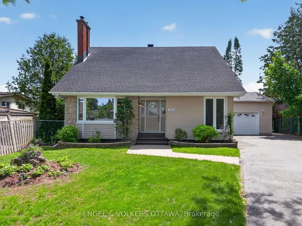 1862 Sharel Dr, Ottawa, ON K1H 6W4
