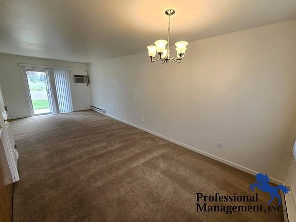 4th image of 1501 Country Manor Blvd APT 3